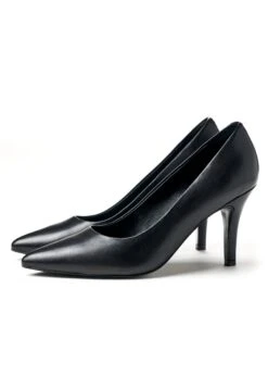 Lloyd -Lloyd 193157d483464ac797fa22d8e4334b5e